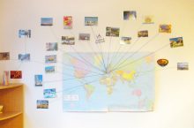 Postkarten aus aller Welt kommen ins Amalienschlössle